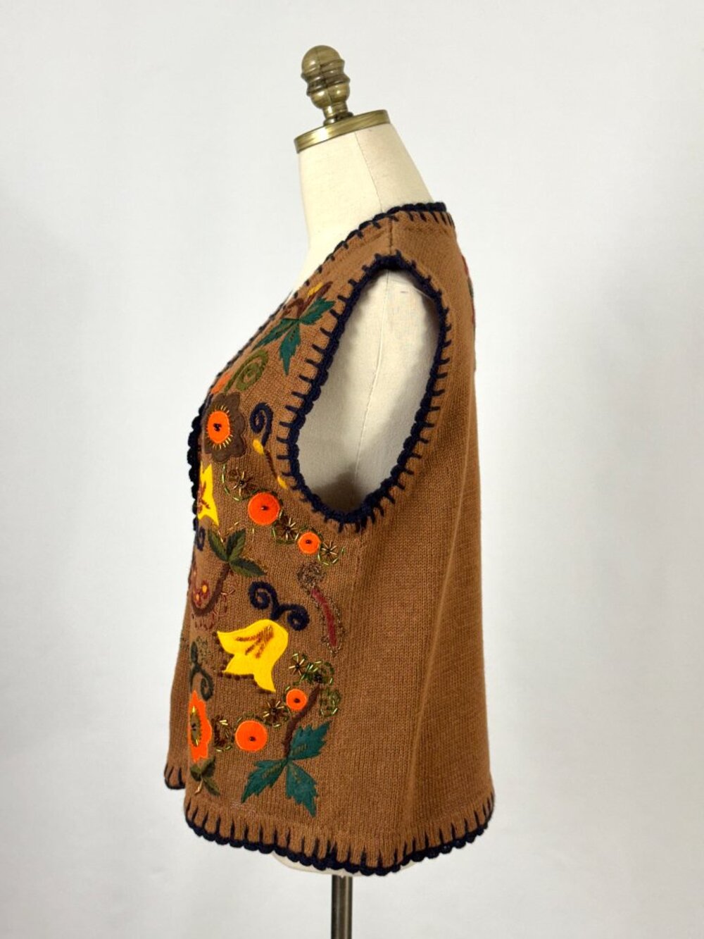 Vtg 90s Autumn Folk Floral Applique Knit Sweater Vest Fall Leaves Brown Orange - Picture 6 of 9
